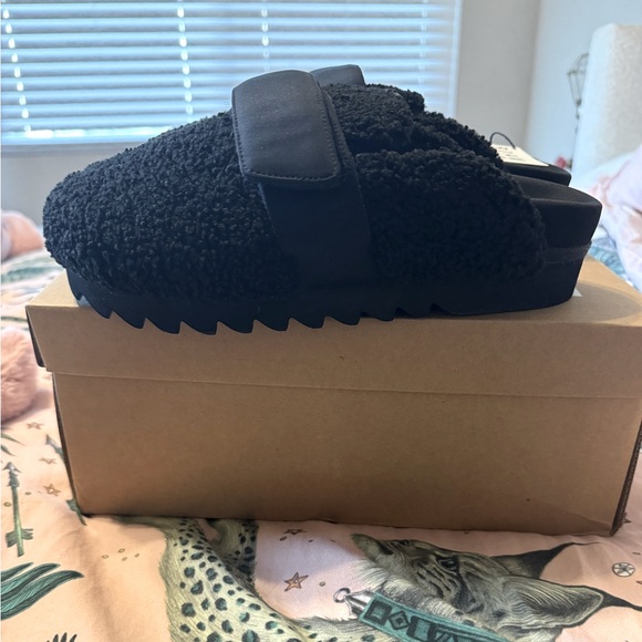 ROAM mules - Picture 2 of 5